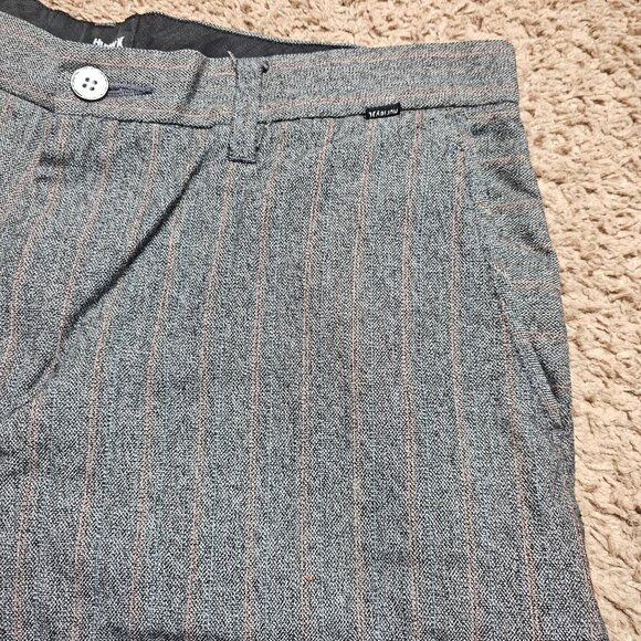 Hurley Chino Shorts Mens 34 34x10 Gray Pinstripe Flat Front Polyester Blend - Picture 9 of 9